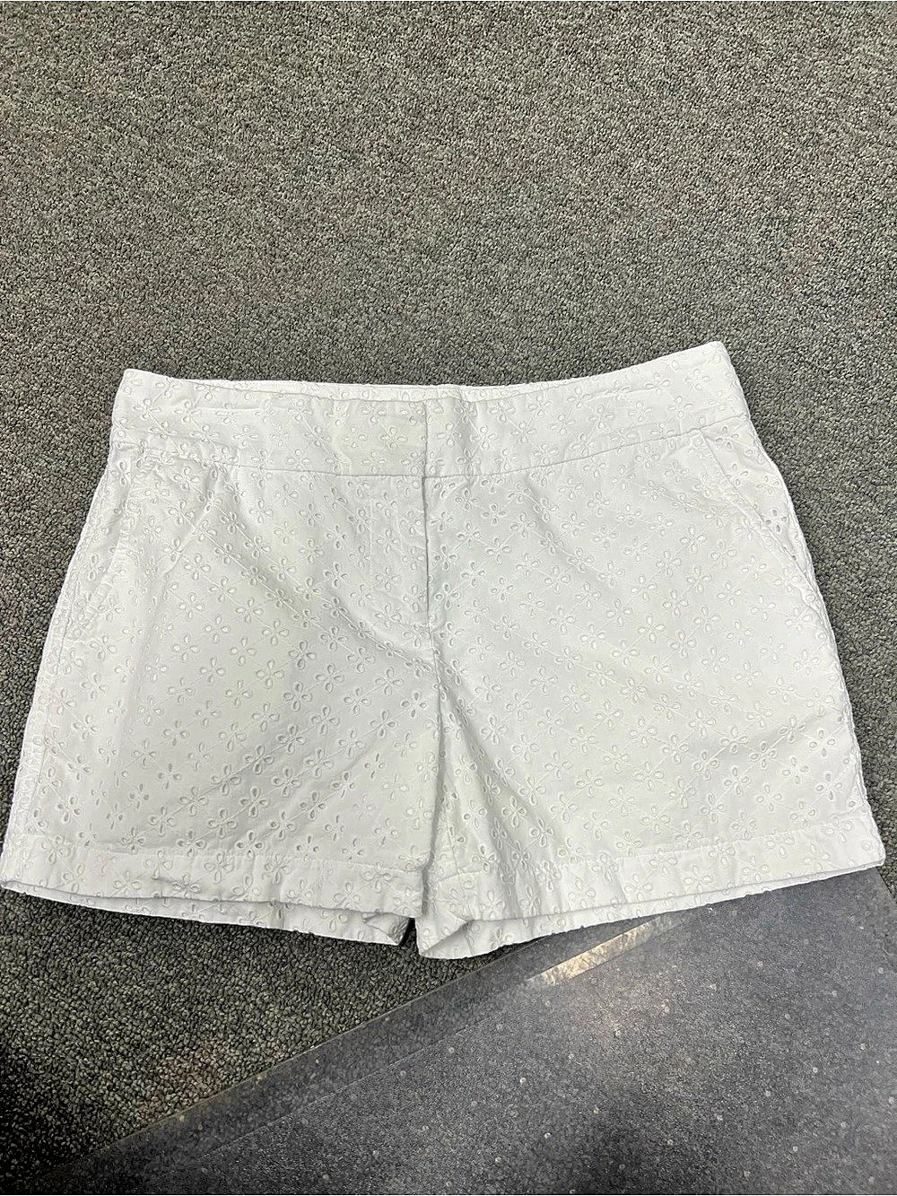 vineyard vines Eyelet Shorts White Size 6
